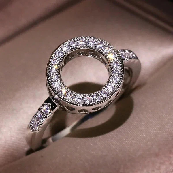 Elegant Zircon Hollow Ring – Timeless Style with a Sparkling Touch