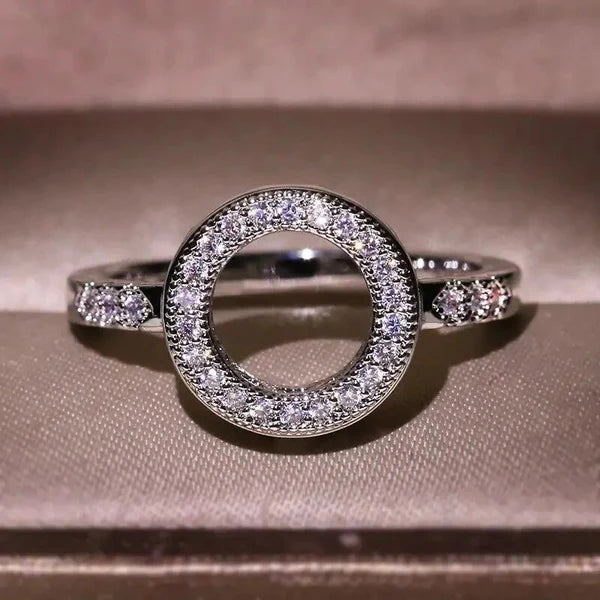 Elegant Zircon Hollow Ring – Timeless Style with a Sparkling Touch